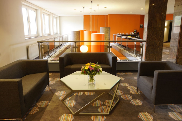 Others 5, Trans World Hotel Auefeld, Göttingen