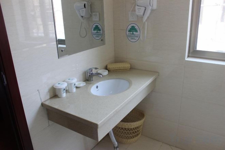 Bathroom 4, GreenTree Inn (Tiantai High-speed Railway Station Passenger Transport Center), Taizhou