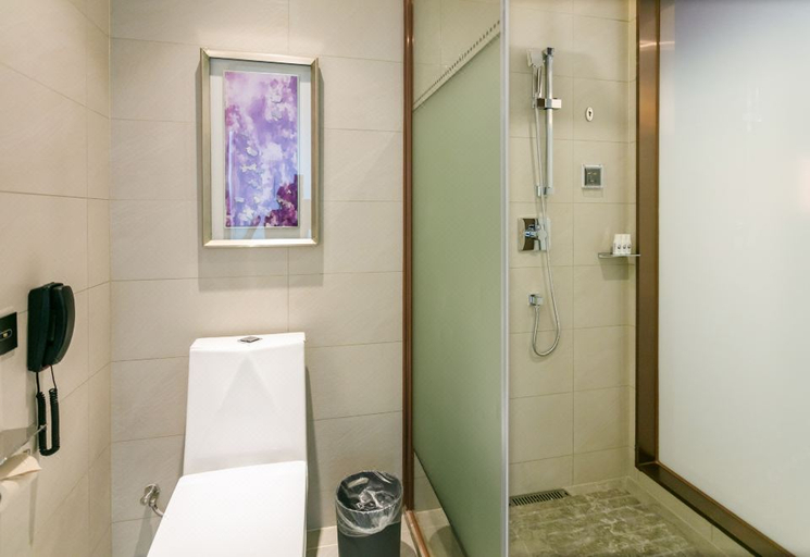 Bathroom 3, Lavande Hotel · Shaoguan High-Speed Railway Station, Shaoguan