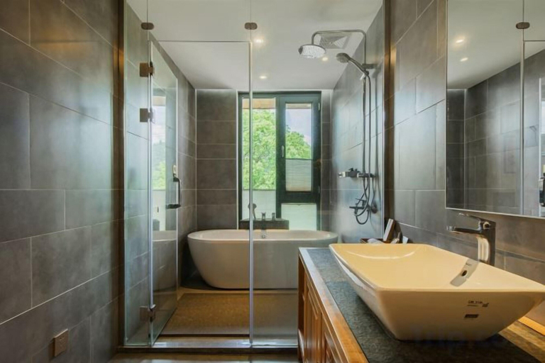 Bathroom 1, Anji Double Fish Hall Hot Spring Resort B&B (Longwangshan Canyon Drift Shop), Huzhou