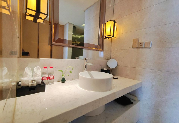 Bathroom 5, Firth Jinling Grand Hotel, Zhenjiang