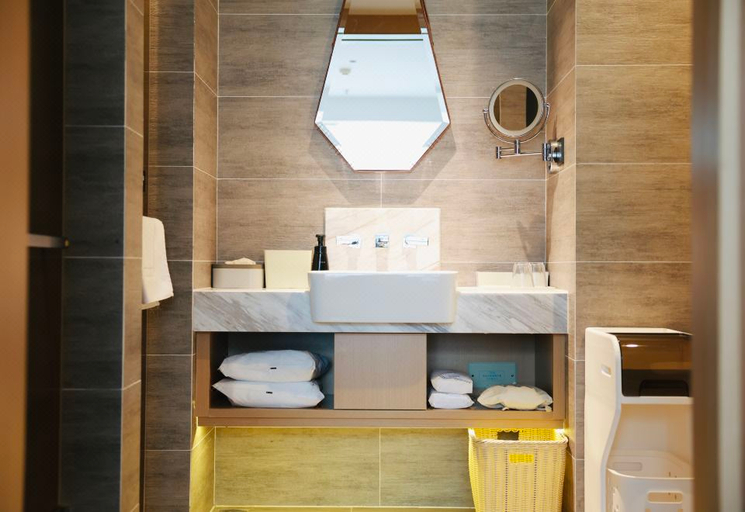Bathroom 3, Atour Hotel Yancheng Economic Technology Development Zone, Yancheng