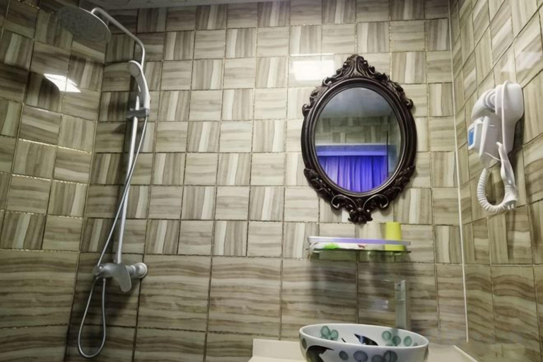 Bathroom 4, Shule Hostel, Shanghai