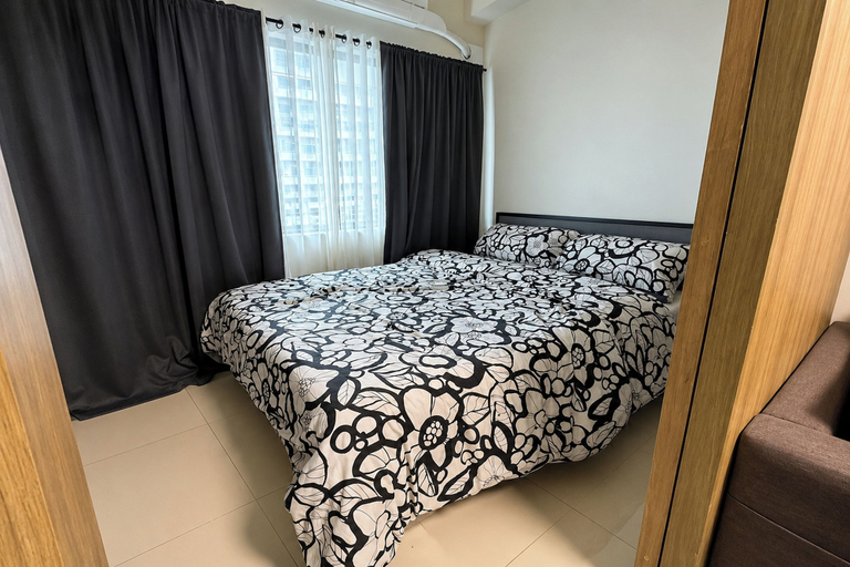 Room 4, SMDC Light Residences Condominium near Boni MRT, Mandaluyong