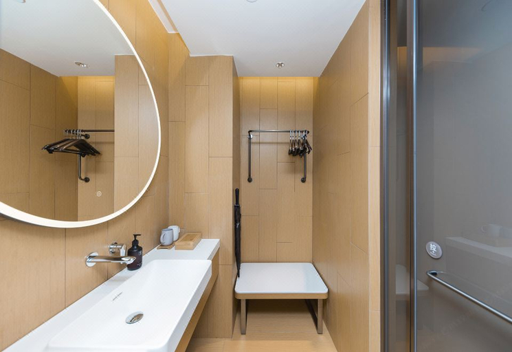 Bathroom 4, JI Hotel Chizhou Railway Station, Chizhou