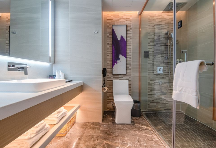 Bathroom 3, Lavande Hotel Kunming  West Mountain Wanda Plaza, Kunming