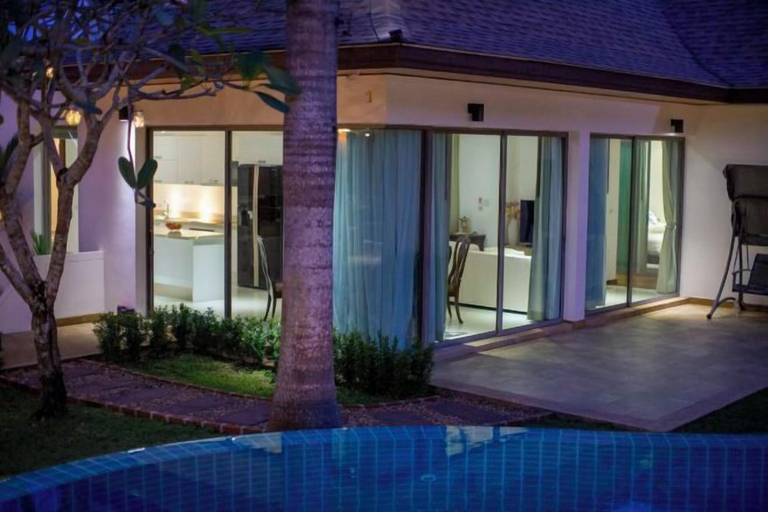Outdoor spa tub, Naya Poly Pool Villa-80, Phuket Island