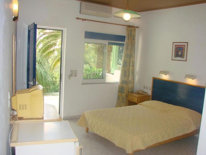 Bedroom 3, Neos Ikaros, Crete