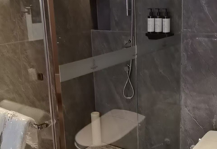 Bathroom 5, Guomao Hotel, Suzhou