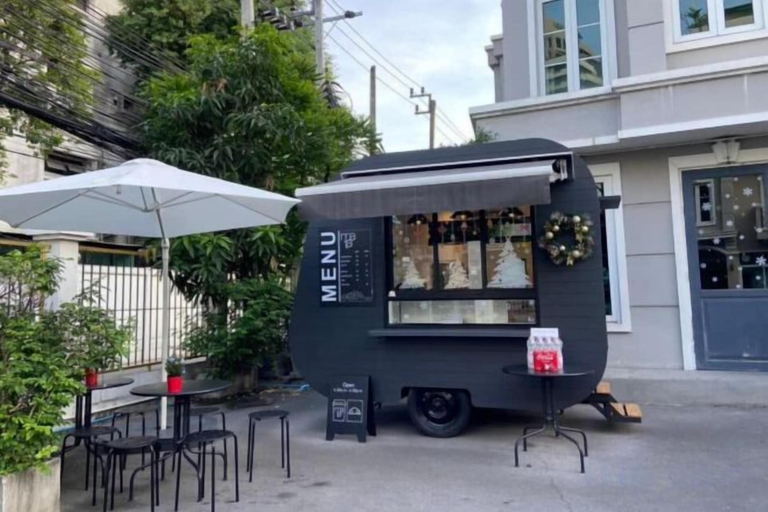 Outdoor dining, Sol Stay Sukhumvit 16 Entire House Three Bedroom & Full Kitchen, Khlong Toey