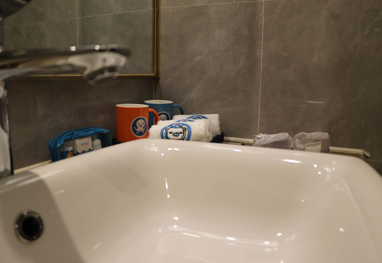 Bathroom 4, Arcadia Hotel, Puyang