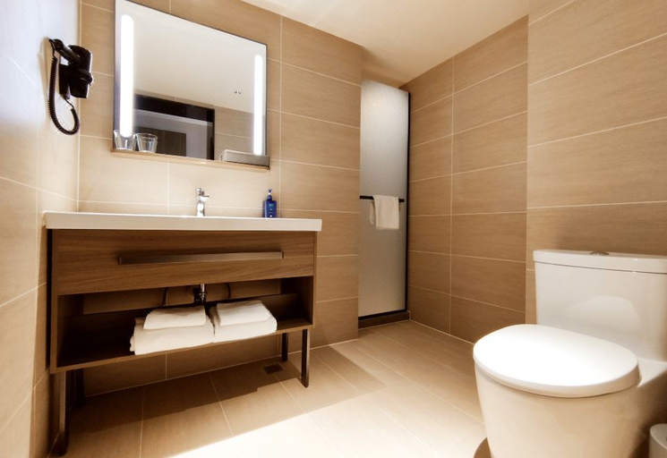 Bathroom 3, Hanting Hotel Qingdao Nanjing Road, Qingdao