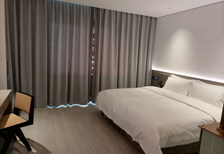 Bedroom 3, Auspicious Hotel, Beijing
