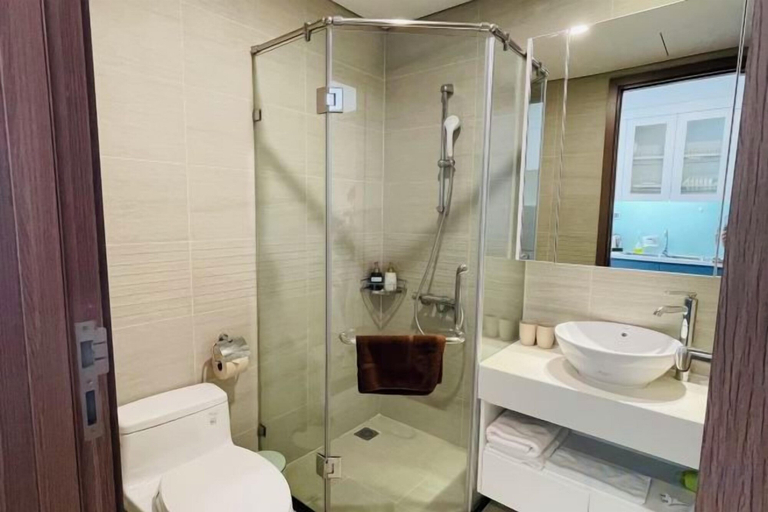 Bathroom, Studio Green Bay 17 Lake view near My Dinh stadium, Từ Liêm
