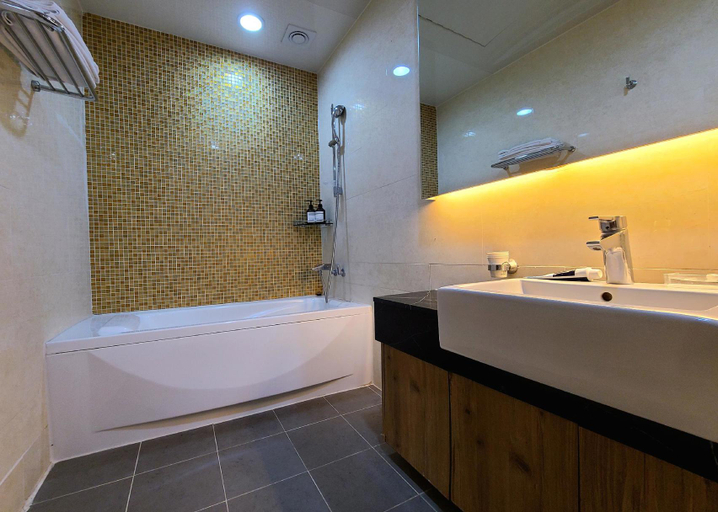 Bathroom 4, Chereville Spa Tourist Hotel, Yangpyeong