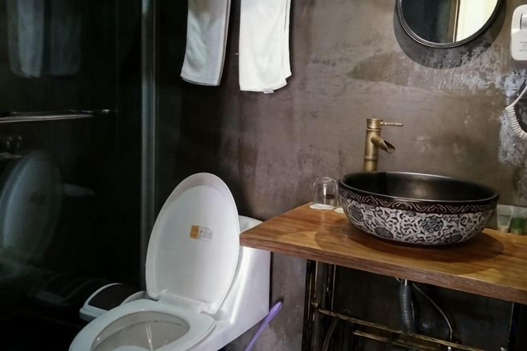 Bathroom 3, Banduo Youlian Hostel, Shanghai