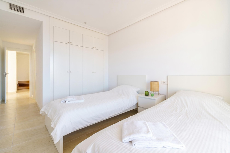 Room 5, Luxe Golf & Family House Escape, Málaga