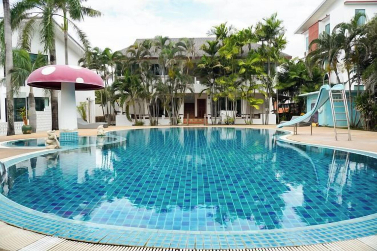 Pool 5, Rattanapura, Tha Mai