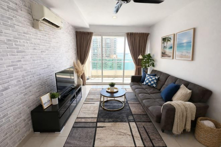 Living area 4, HappySty in George Town Amazing sea view, Pulau Penang