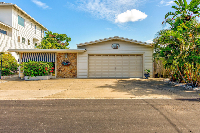 Exterior & Views 2, Manatee Home - Water Front Pool Home, Pinellas