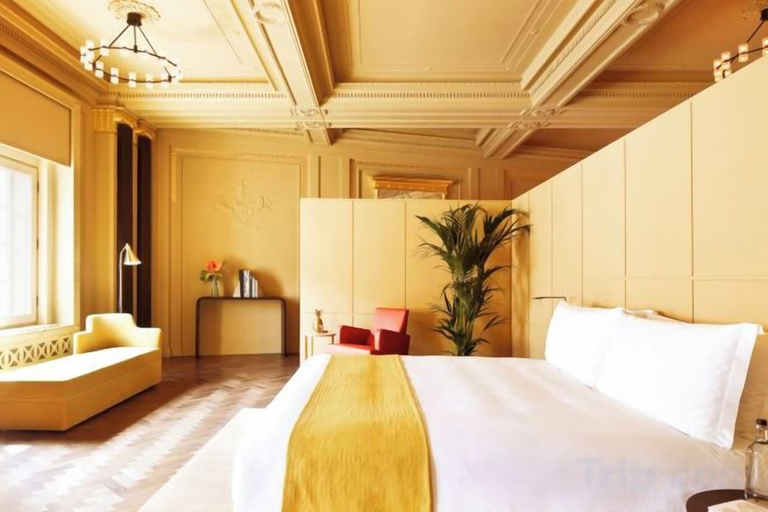 Bedroom 4, Hotel Cafe Royal, London