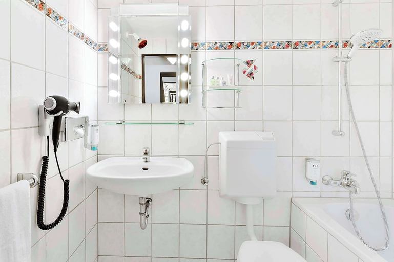 Bathroom 4, NH Mannheim-Viernheim, Bergstraße