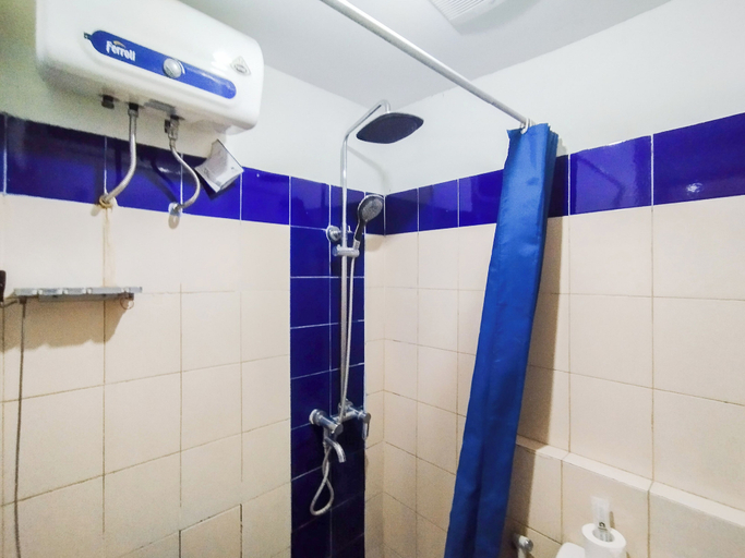 Bathroom 2, Best Stylish 2Br Apartment At Tamansari Panoramic, Bandung