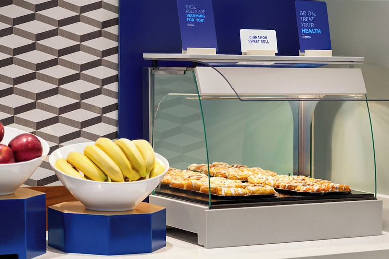 Food & Drinks 5, Holiday Inn Express & Suites Austin North - Pflugerville by IHG, Travis