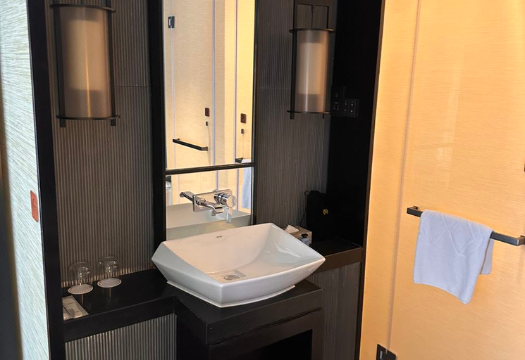 Bathroom 4, Gloria Plaza Hotel Dongsheng, Beijing