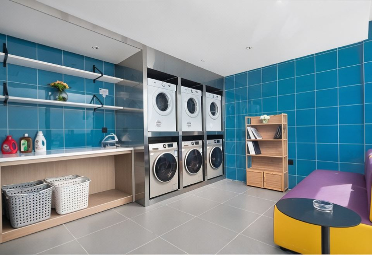 Bathroom 4, Hampton by Hilton Zhongshan Xiaolan, Zhongshan