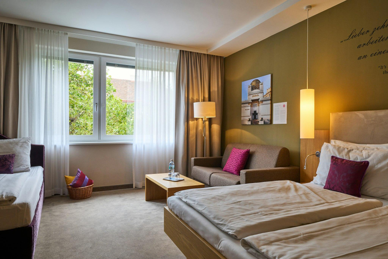 Bedroom 3, Das Capri, Wien