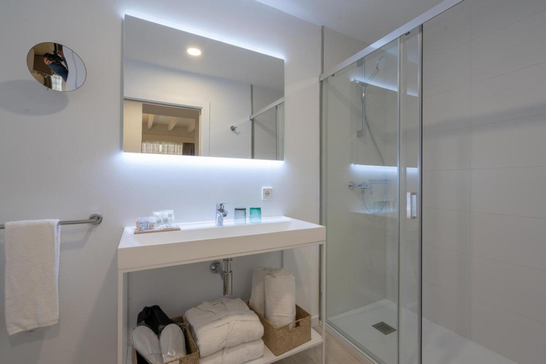 Bathroom 4, Soller Plaza, Baleares