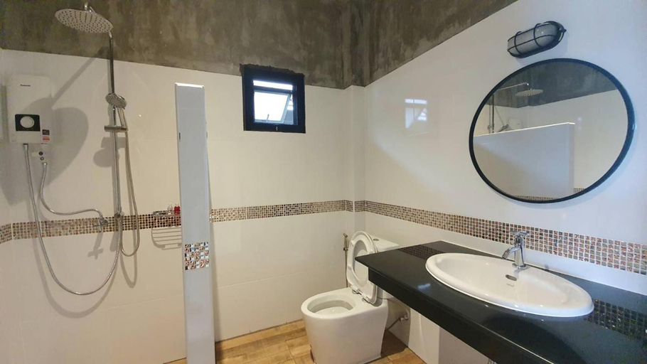 Bathroom 3, Chiang Klong Riverside Resort, Xanakharm