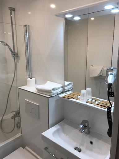 Bathroom 3, Hotel Flor Rivoli, Paris