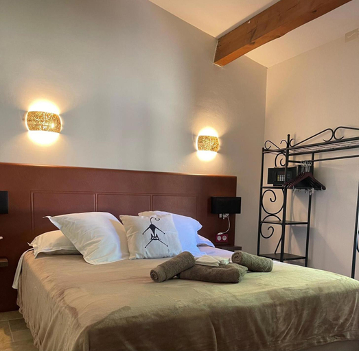 Bedroom, Logis Hotel Restaurant Le Domaine de la Regaliere, Gard