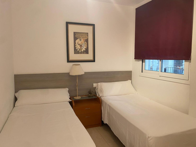Bedroom 2, Mandala apARTments, confort y encanto a pie playa, Tarragona
