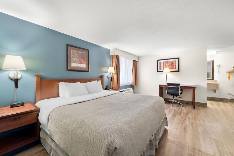 Bedroom 3, Quality Inn & Suites Black River Falls I-94, Jackson