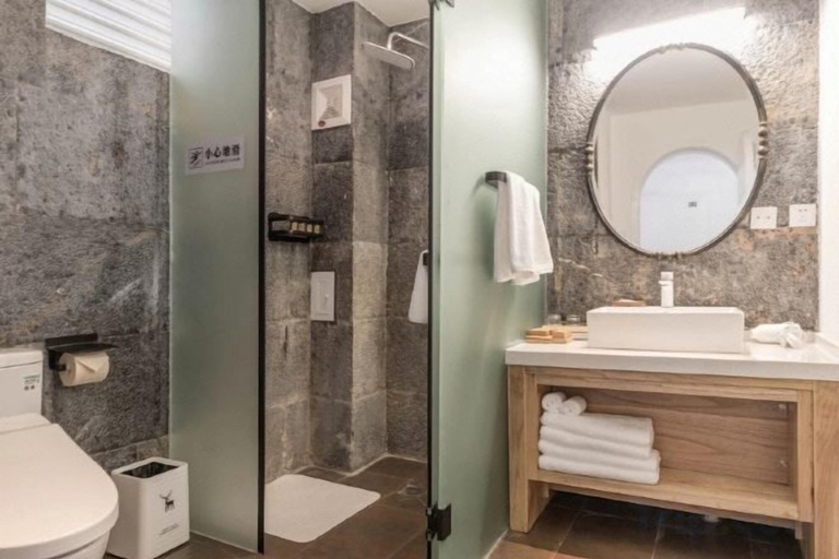 Bathroom 4, Beginner's Mind in Dali Art Theme Hotel, Dali Bai