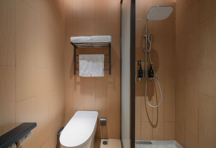 Bathroom 4, Ji Hotel Guilin Two Rivers And Four Lakes Scenic, Guilin