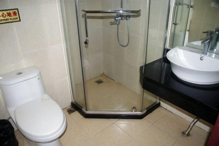 Bathroom 4, Haiyue Holiday Hotel, Yangjiang