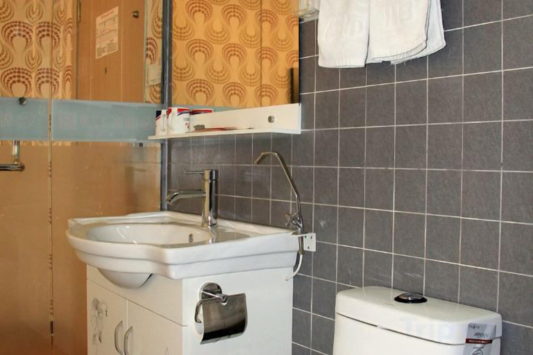 Bathroom, City 118 Zhaoyuan Beicheng, Yantai