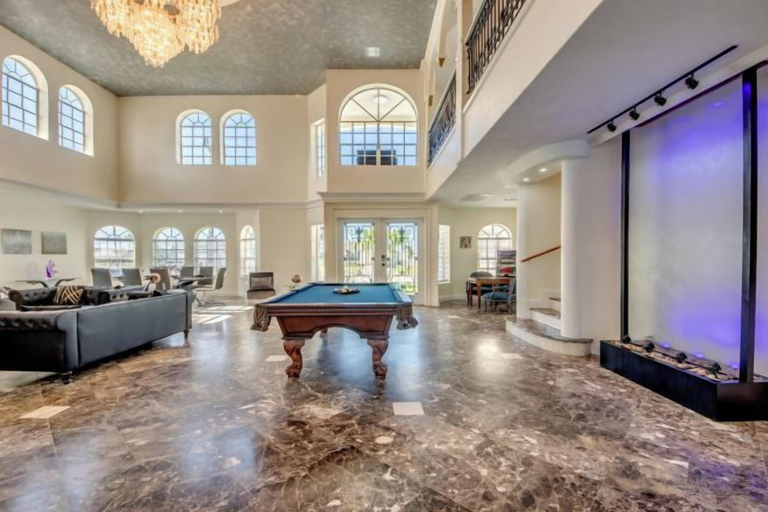 Game room 3, Golden Globe - luxury on the canal with pool/spa, Lee