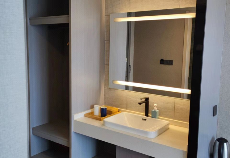 Bathroom 3, Huatián Hotel (Rudong Yangkou Port Development Zone), Nantong