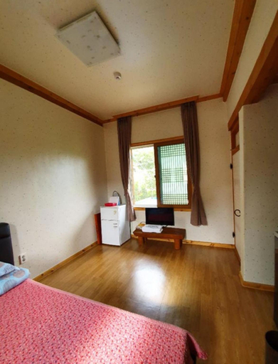 Bedroom 2, Suncheon Sagyejeol Haeoreum Hanok Pension, Suncheon
