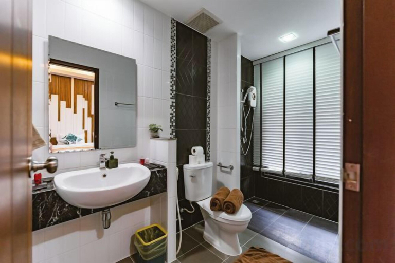 Bathroom 2, Baan PromTel , Luxury Villa close to Nimman, Resort Pool, 4BR, Muang Chiang Mai