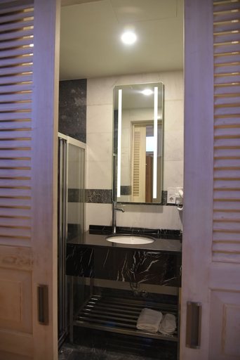 Bathroom 5, Luxir Hotel, Beyoğlu