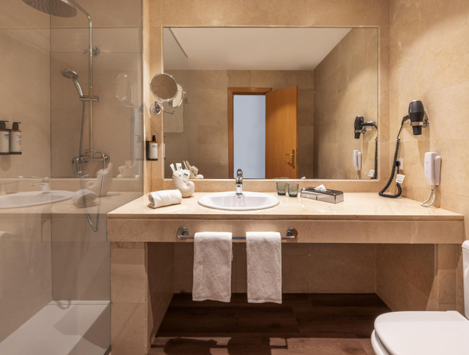 Bathroom 4, Hotel Málaga Alameda Centro, Affiliated by Melia, Málaga