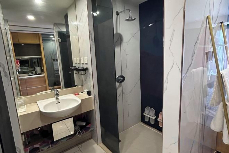 Bathroom 4, Love Holiday Hotel (Dalian Zhongshan Square Railway Station), Dalian