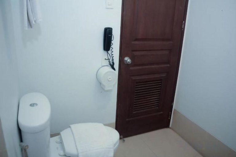 Bathroom 4, Casablanca Suites Near Airport, Legazpi City