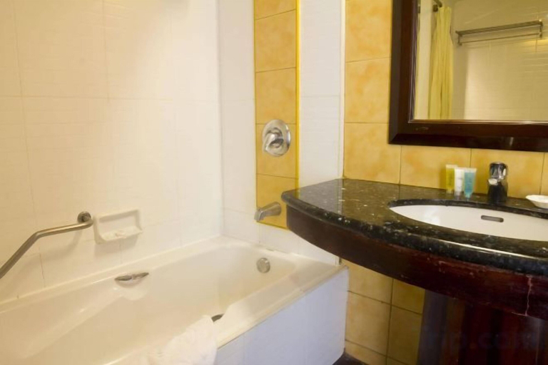 Bathroom 5, Mandarin Island Hotel, Malay
